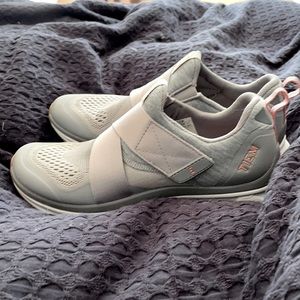 Tiem Cycling Spin shoes, SPD cleats included EUC